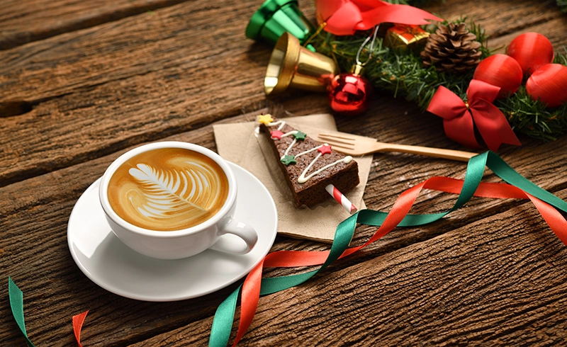 How can a cafe pep up its beverage game this festive season?